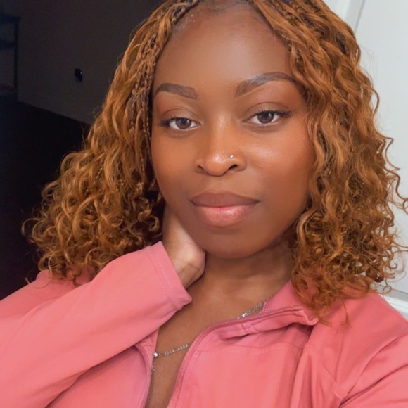 Meet your Posher, Tiara - Picture 1 of 1